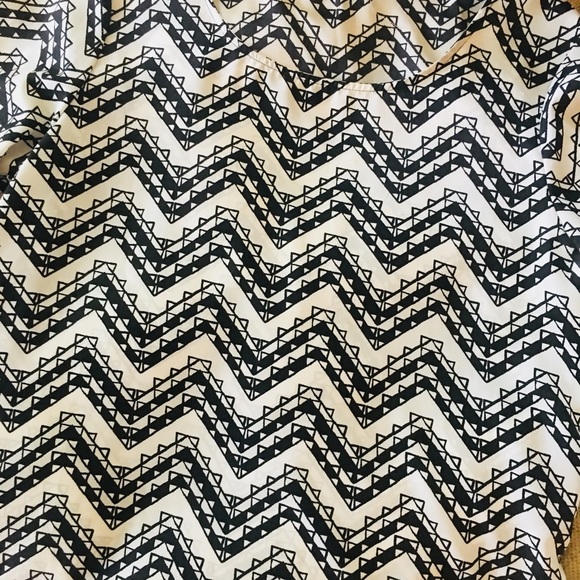 Wishful Park black and white Aztec design blouse - Picture 8 of 8
